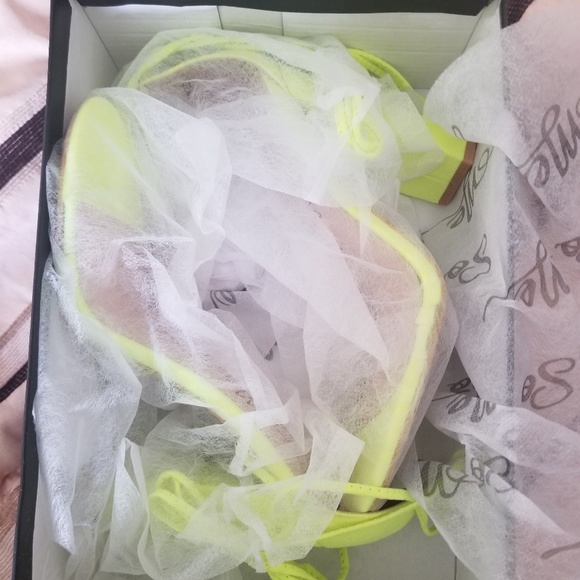 Sandals - Picture 4 of 4